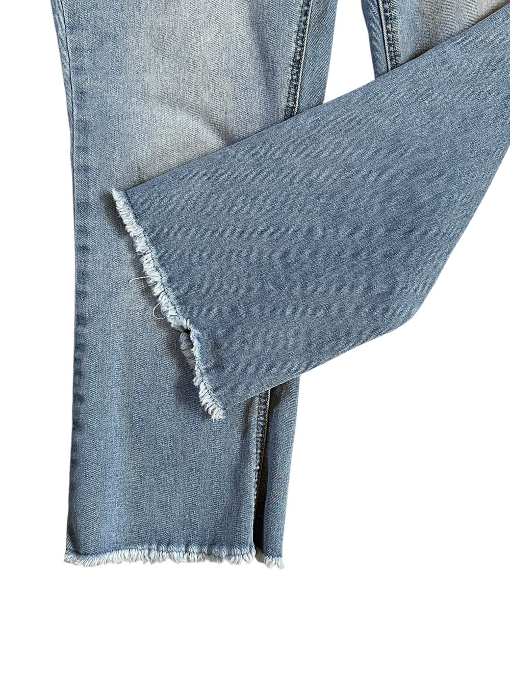 CATO cotton blend stretch raw hem crop/capri denim jeans size 6 - Picture 2 of 6